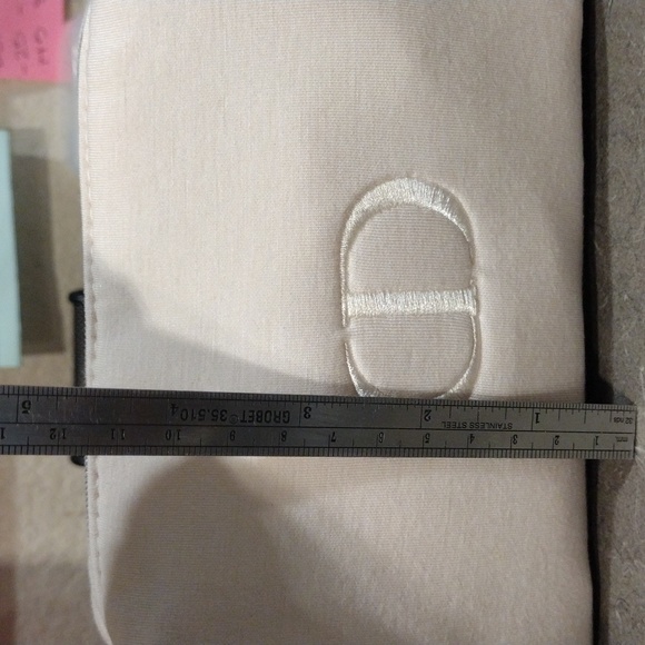 Dior makeup pouch - Picture 3 of 3
